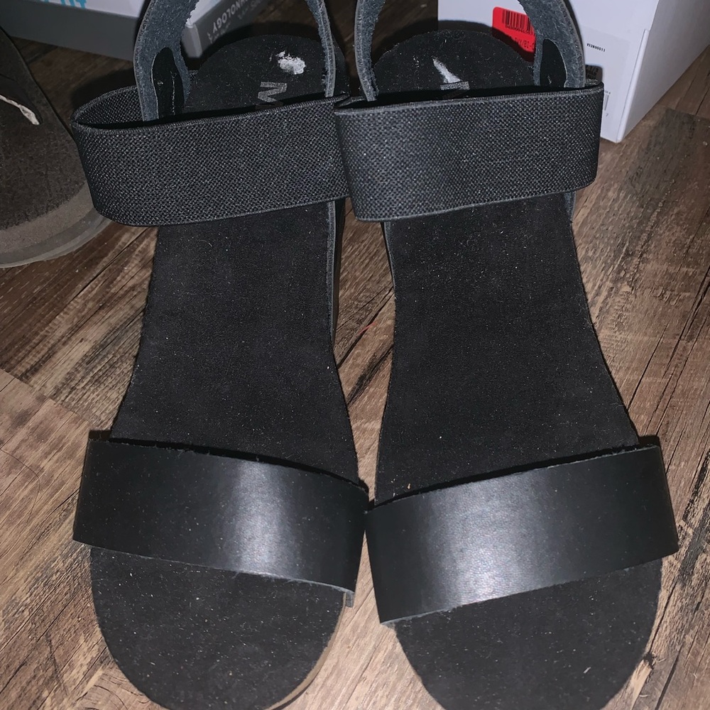 Mia wedges
